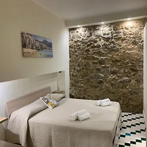 vitranis-house-apartments-cefal.sicilyhotelsitaly.net/