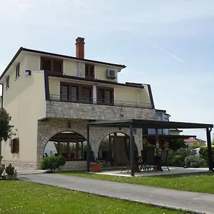 apartments-krnjic.in-istria.net/
